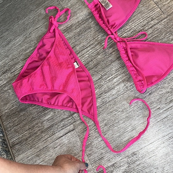 Old Navy hot pink string bikini with side tie bottoms - Picture 4 of 5
